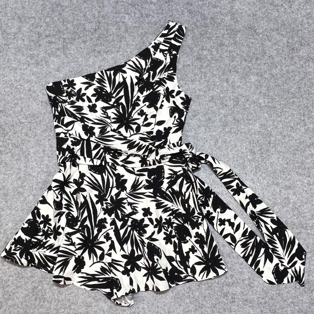 DO+BE Womens One Shoulderโ Floral Romper Black White Tropical Size M